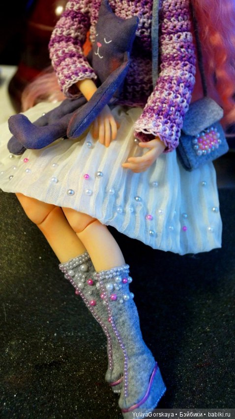 Аксессуары для куколки с розовыми волосами (фото 3)