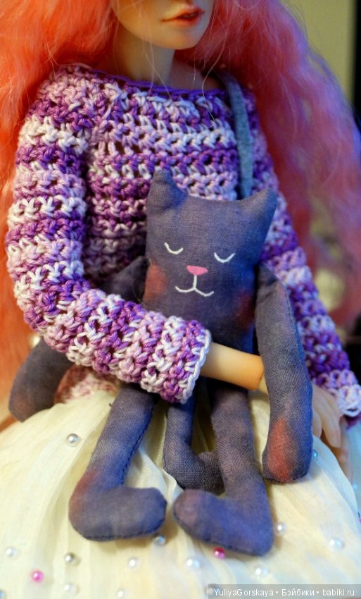 Аксессуары для куколки с розовыми волосами (фото 4)