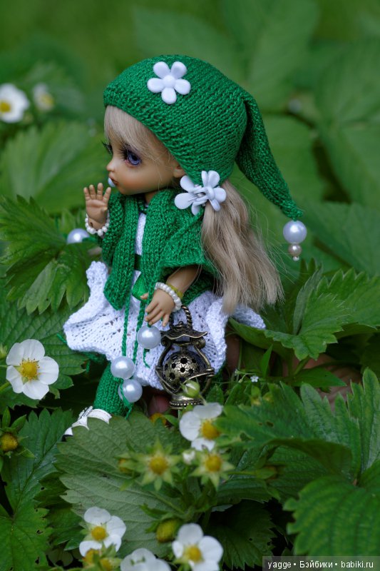 Гном-хранитель белого цвета