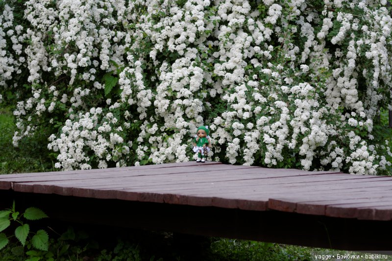 Гном-хранитель белого цвета