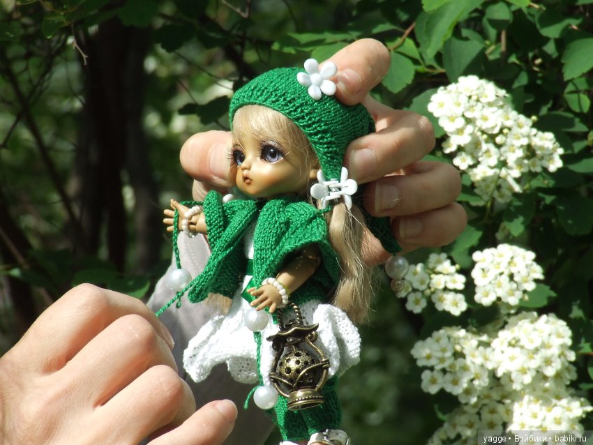 Гном-хранитель белого цвета