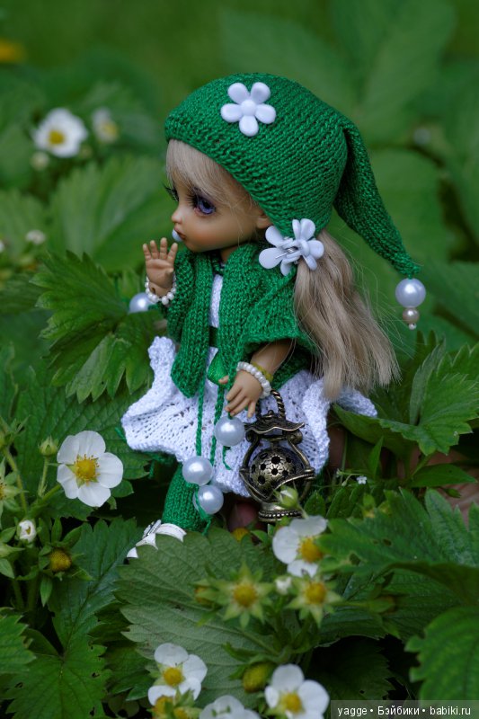 Гном-хранитель белого цвета