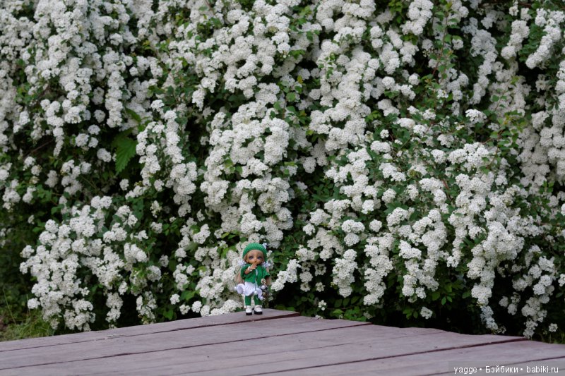 Гном-хранитель белого цвета