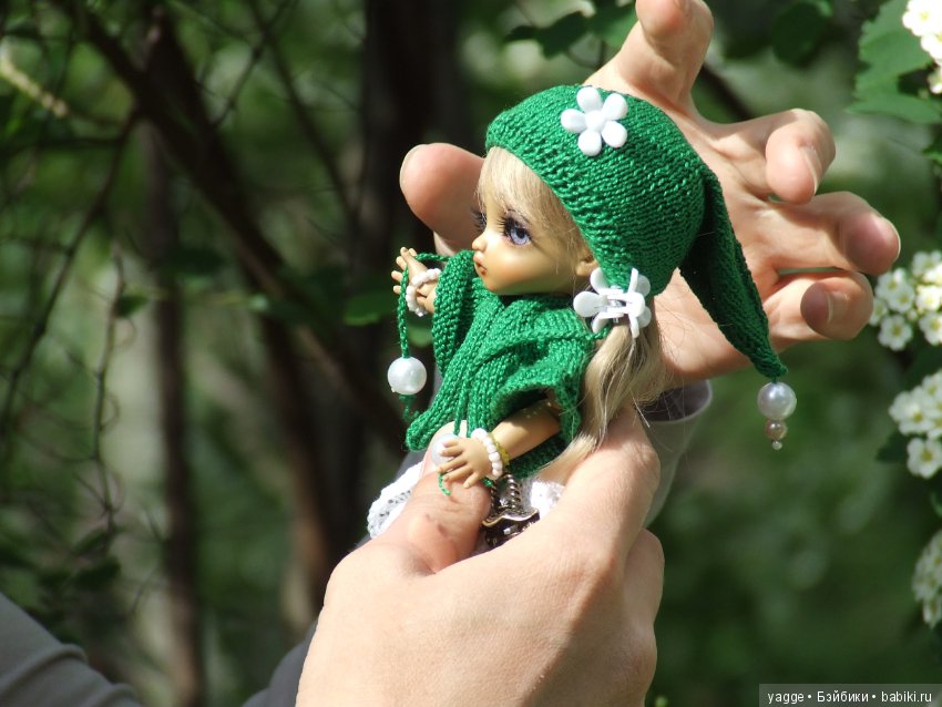 Гном-хранитель белого цвета