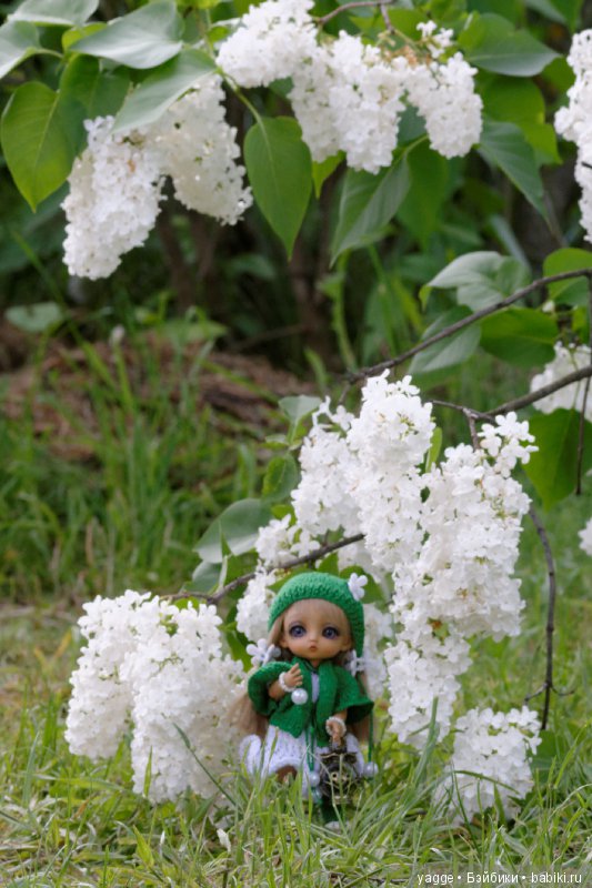 Гном-хранитель белого цвета