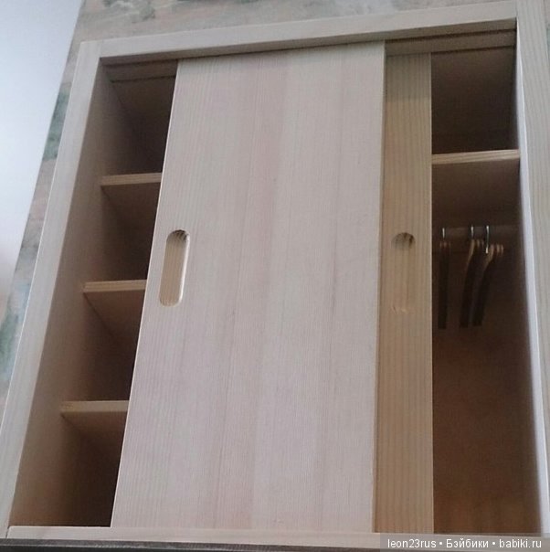 Шкаф-купе для одежды кукол 30-35 см (фото 6)