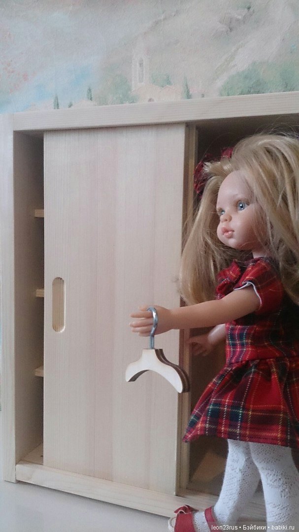 Шкаф-купе для одежды кукол 30-35 см