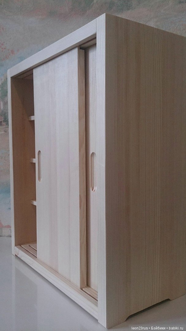 Шкаф-купе для одежды кукол 30-35 см