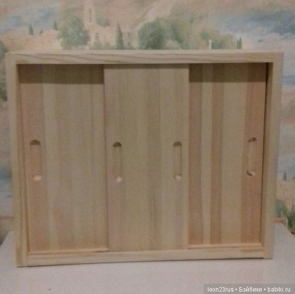 Шкаф-купе для одежды кукол 30-35 см