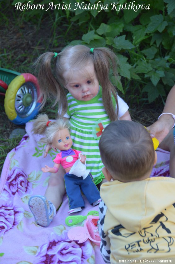 Франческа с Ариэлькой на прогулке