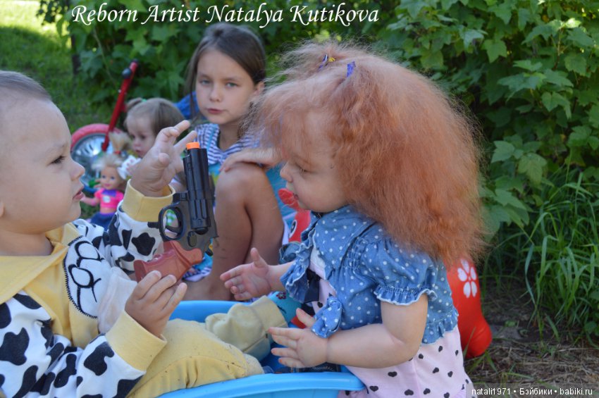 Франческа с Ариэлькой на прогулке