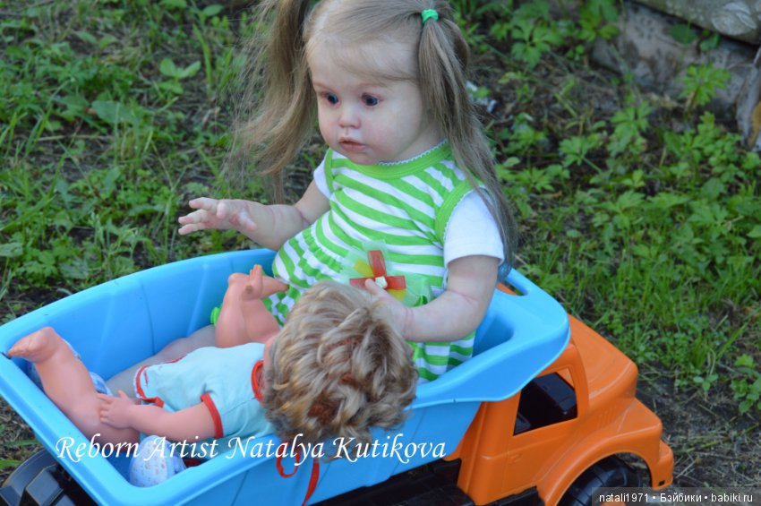 Франческа с Ариэлькой на прогулке