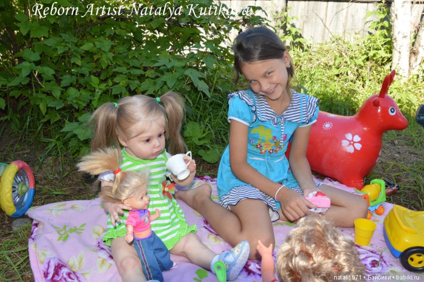 Франческа с Ариэлькой на прогулке