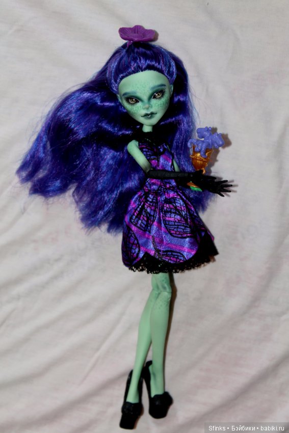 Новенькая покрашенная мамзель. Аманита ООАК