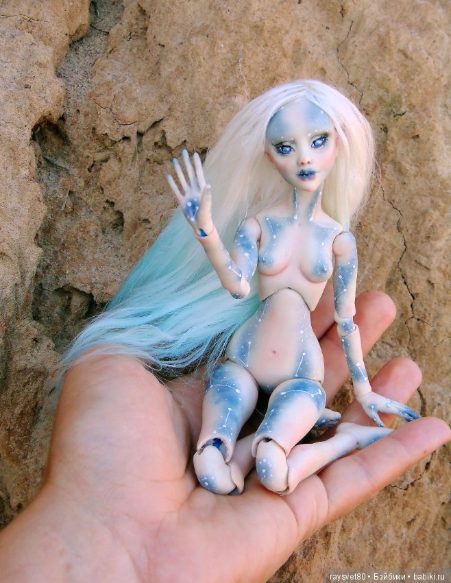 Космос, галактики, звезды... и куклы