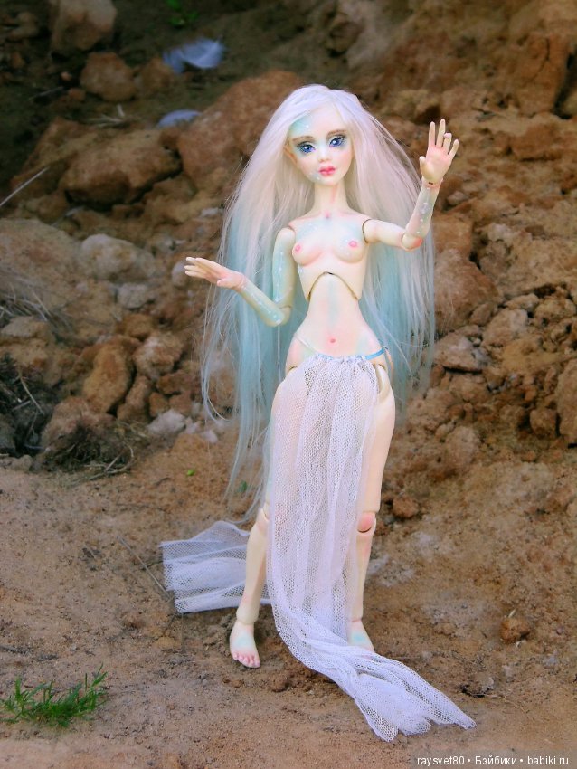 Космос, галактики, звезды... и куклы