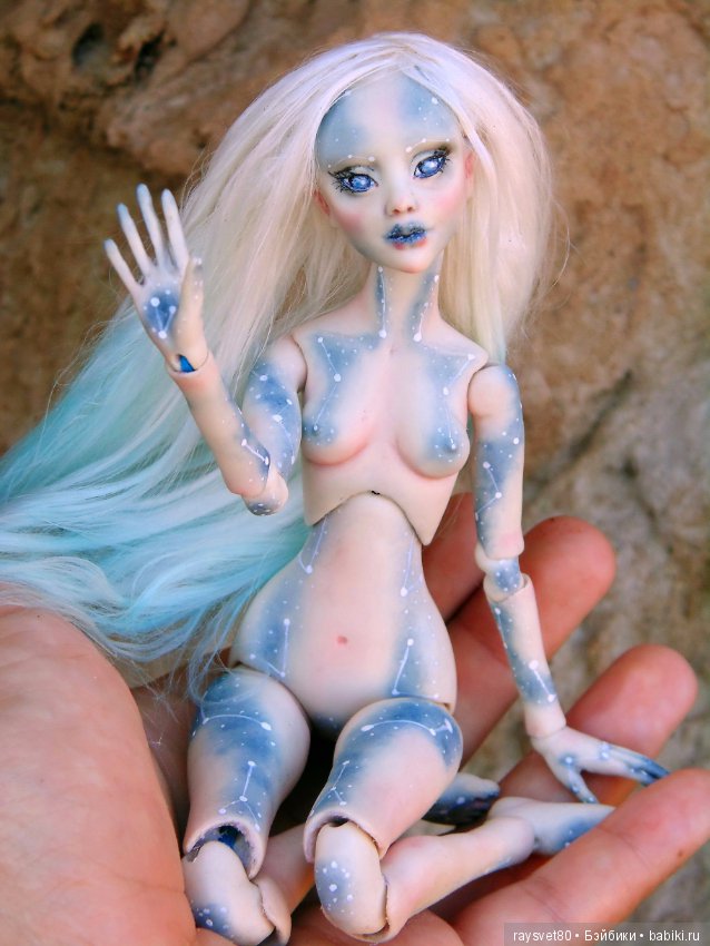 Космос, галактики, звезды... и куклы