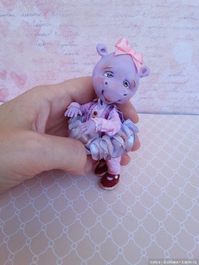 Стоят девчонки — Авторские миниатюрные куклы: лепка (фото 9)
