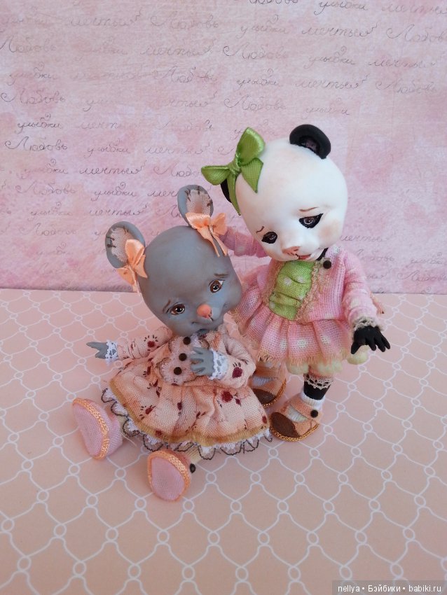Стоят девчонки — Авторские миниатюрные куклы: лепка (фото 6)