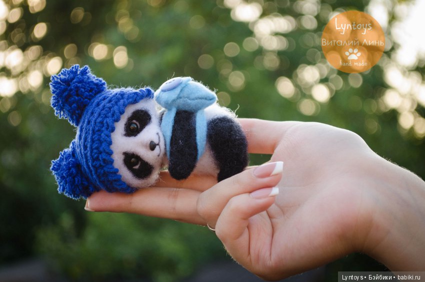 Миниатюрная пандочка по имени Мика и ее друзья, авторская игрушка из шерсти (фото 8)