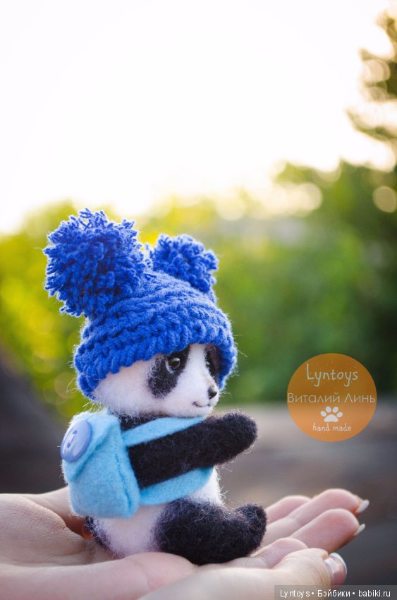 Миниатюрная пандочка по имени Мика и ее друзья, авторская игрушка из шерсти (фото 5)