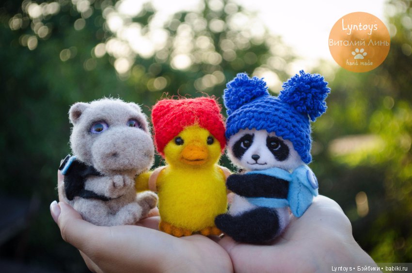 Миниатюрная пандочка по имени Мика и ее друзья, авторская игрушка из шерсти (фото 10)