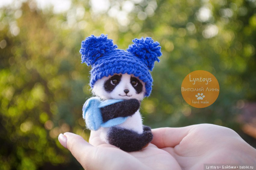 Миниатюрная пандочка по имени Мика и ее друзья, авторская игрушка из шерсти