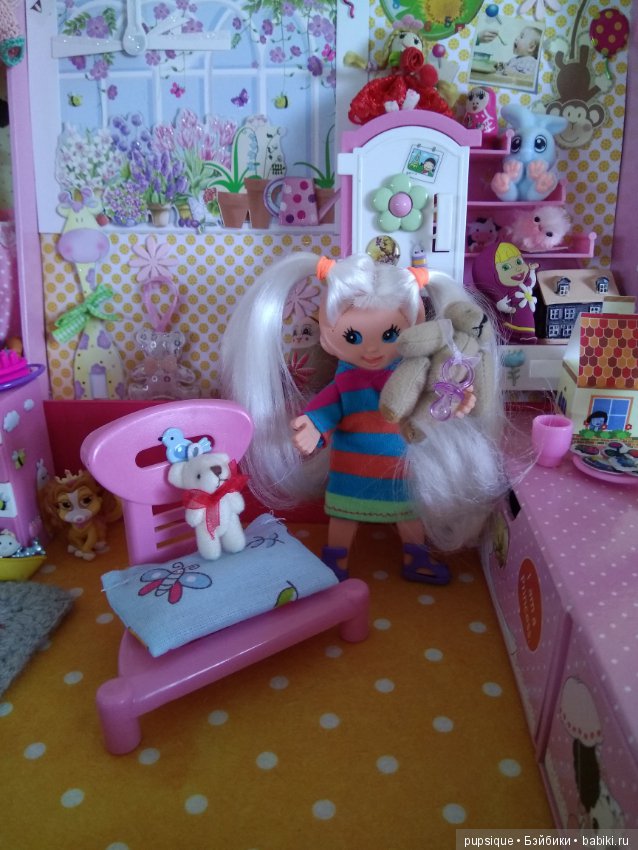 Что делает Венди когда просыпается, плоская гибкая винтажная кукла Flatsy