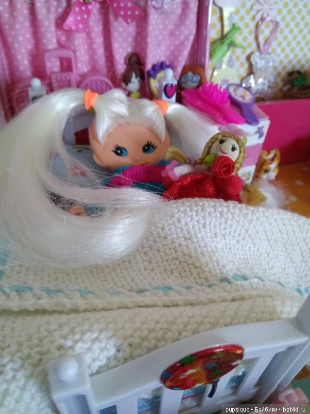 Что делает Венди когда просыпается, плоская гибкая винтажная кукла Flatsy