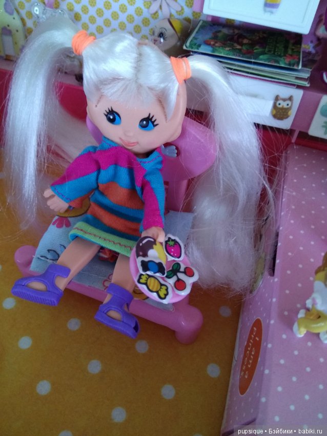 Что делает Венди когда просыпается, плоская гибкая винтажная кукла Flatsy