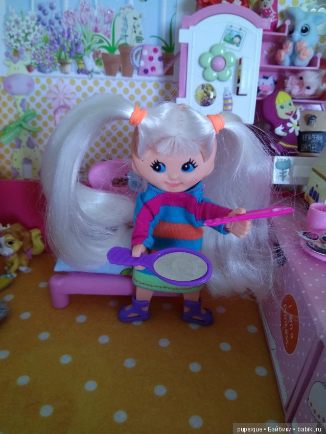 Что делает Венди когда просыпается, плоская гибкая винтажная кукла Flatsy (фото 9)