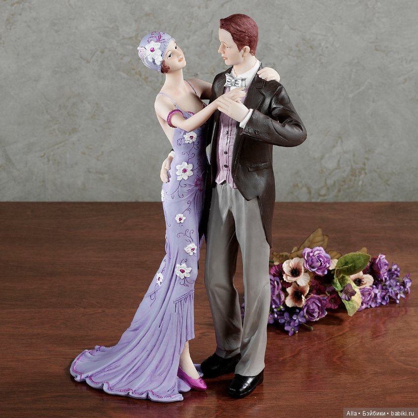 Фарфоровые статуэтки компании English Ladies
