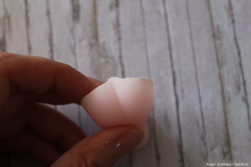 Проклейка шарнироприемников кожзамом