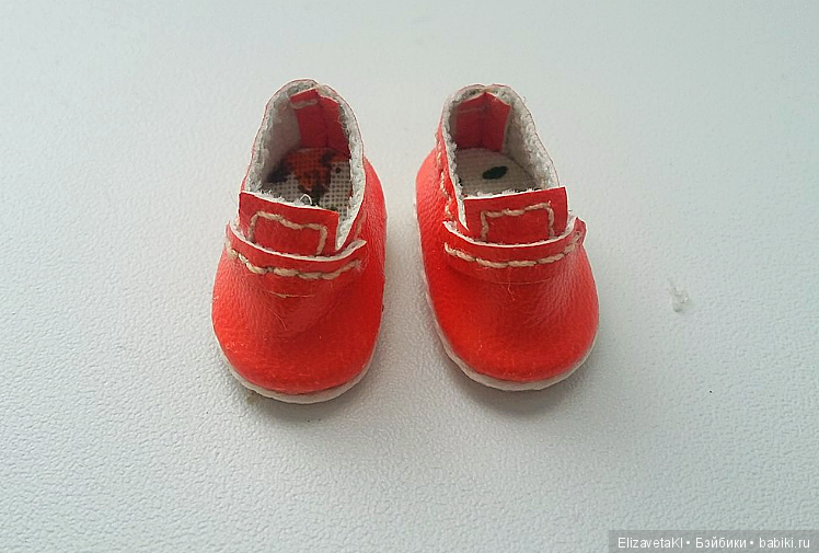 Не сижу без дела, руки делают обувь