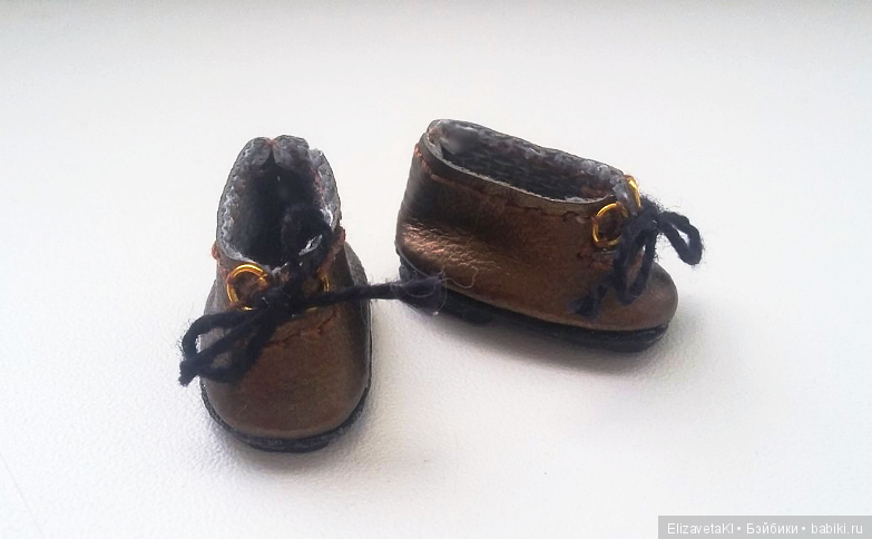 Не сижу без дела, руки делают обувь