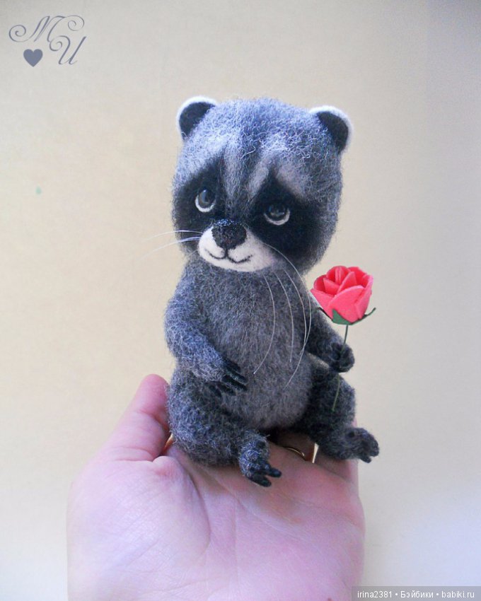 Ручной енотик Крош — Валяные игрушки из шерсти: сухое валяние (фото 4)