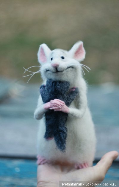 А мышки уже приготовились к школе