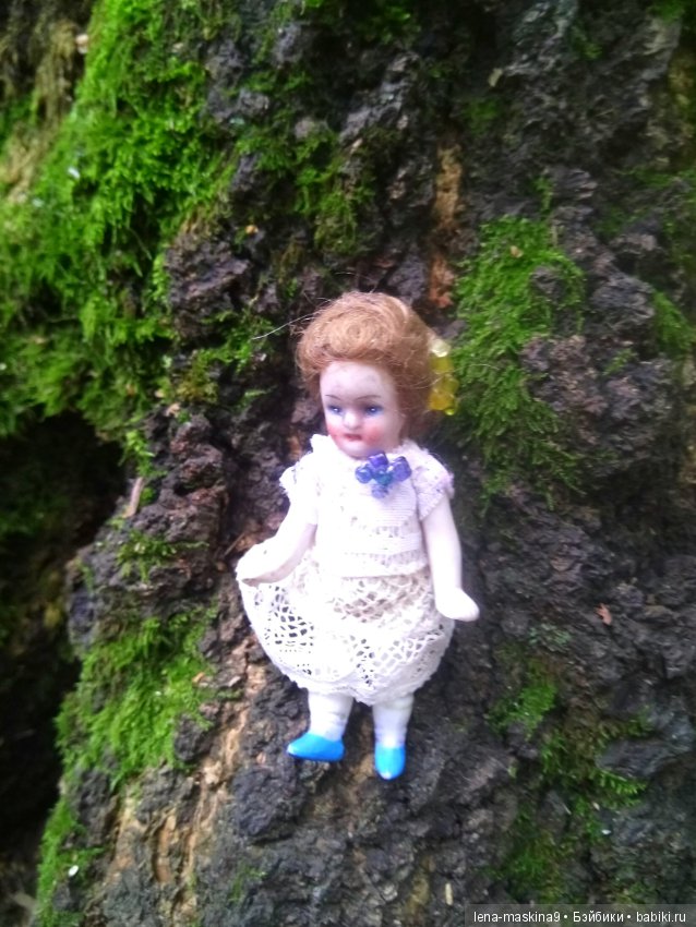 Осень, тёплые деньки. Парк, День города. Марселька (Антикварная куколка) на природе (фото 2)