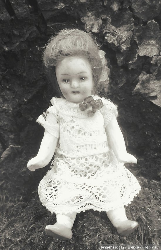 Осень, тёплые деньки. Парк, День города. Марселька (Антикварная куколка) на природе (фото 7)