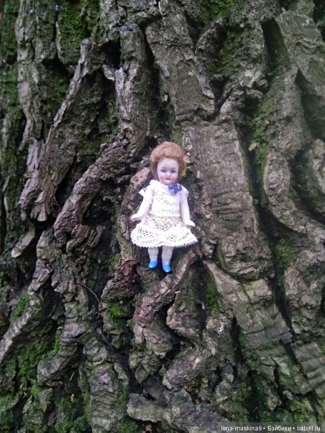 Осень, тёплые деньки. Парк, День города. Марселька (Антикварная куколка) на природе (фото 10)