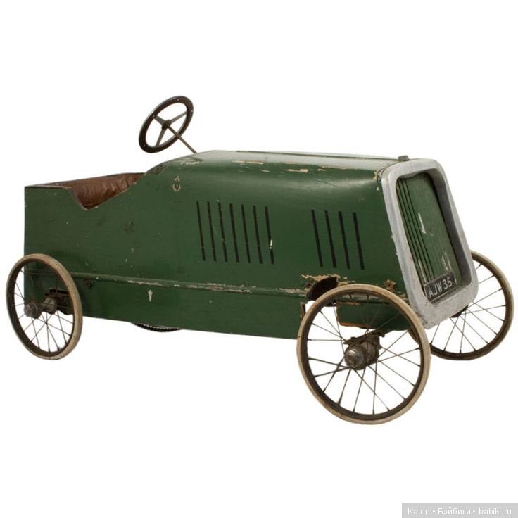 Антикварные педальные машинки