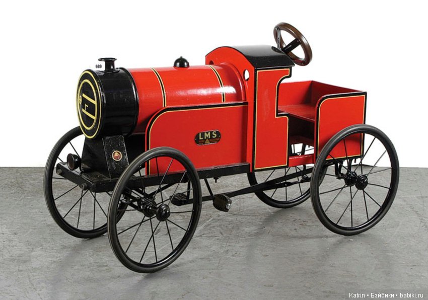 Антикварные педальные машинки