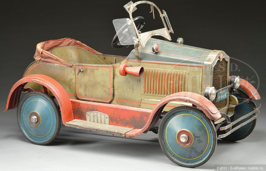 Антикварные педальные машинки (фото 3)