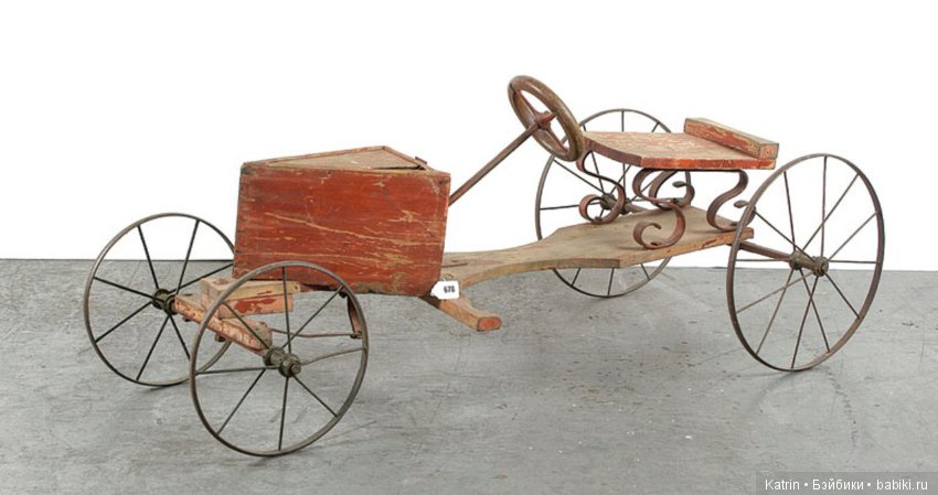 Антикварные педальные машинки