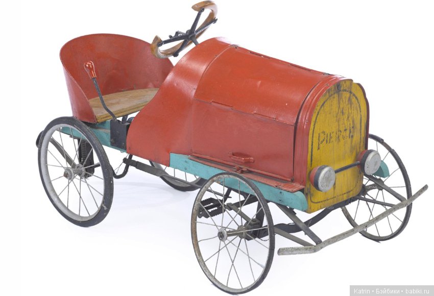 Антикварные педальные машинки