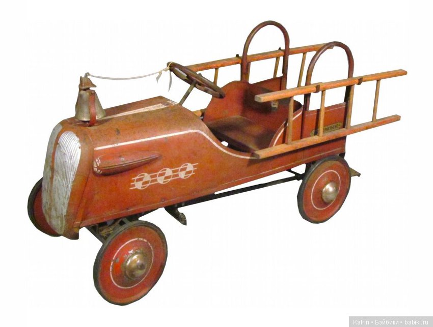 Антикварные педальные машинки