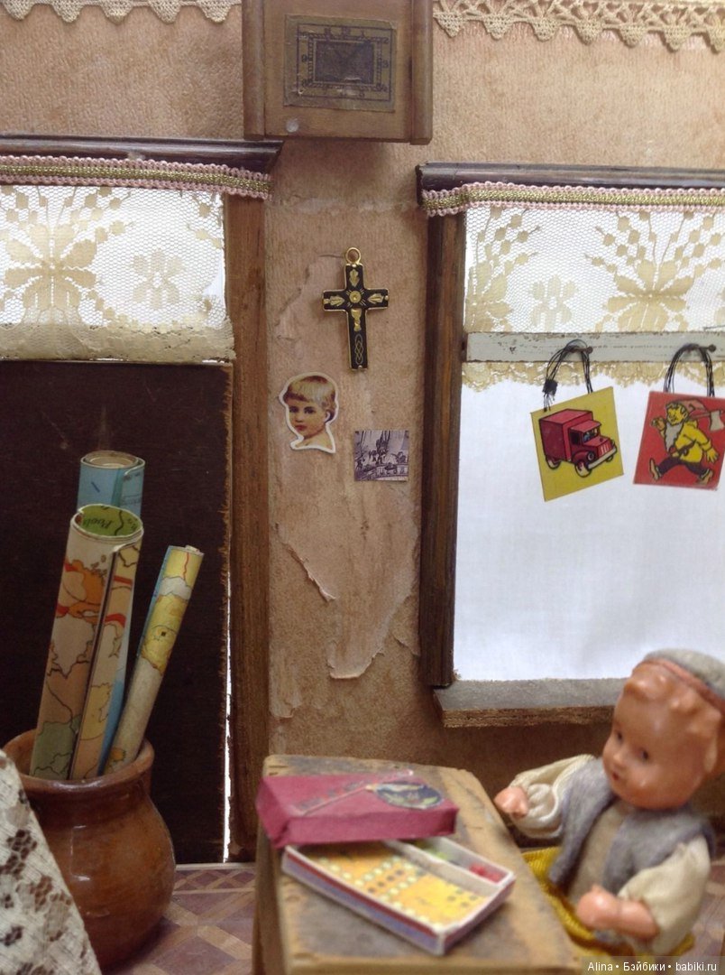 Школа — Антикварные игрушки и домики: елочные украшения (фото 8)