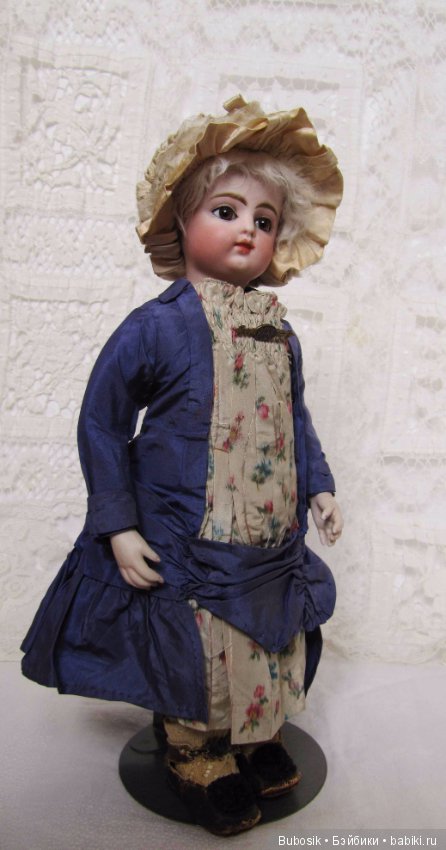 Интересная маленькая Block Letter FG Bebe Bru-type Body