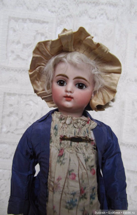 Интересная маленькая Block Letter FG Bebe Bru-type Body