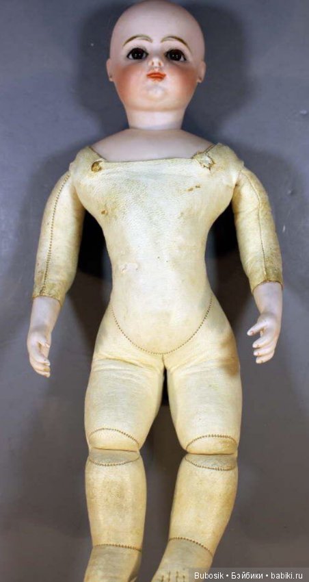 Интересная маленькая Block Letter FG Bebe Bru-type Body